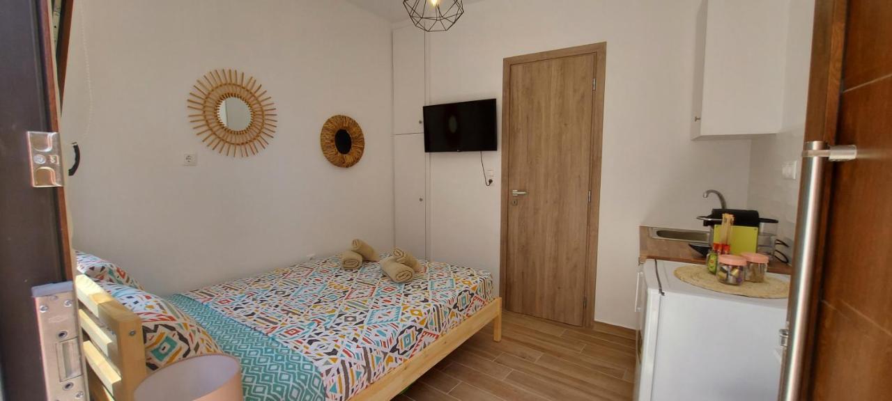 Birdhouse Room Ermoupoli Exterior photo